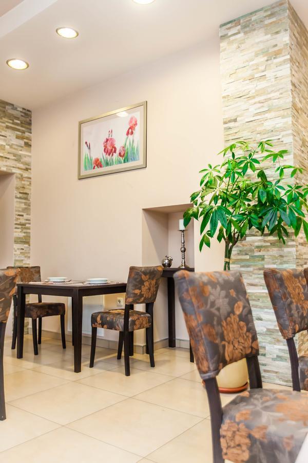 Hotel Petrijevci Бизоваць Екстер'єр фото